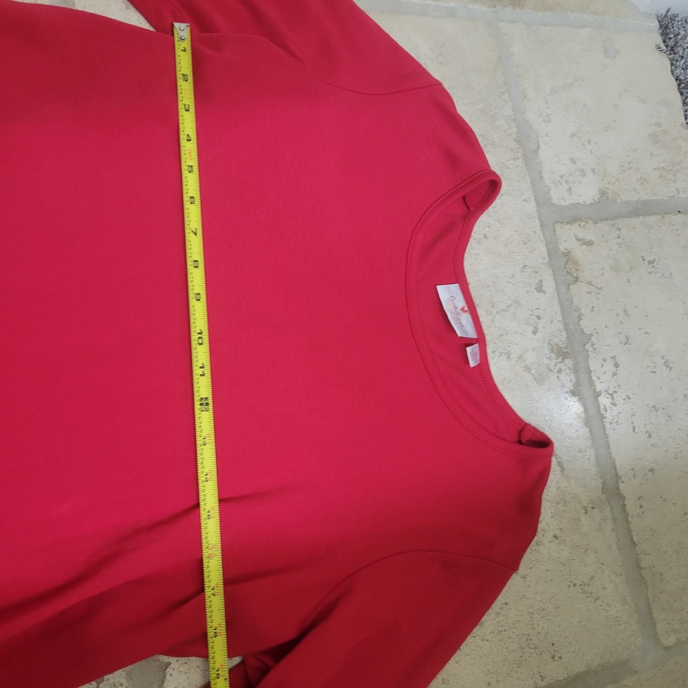 Elegant Red Women's Top with Sleeve Detail - Picture 7 of 9